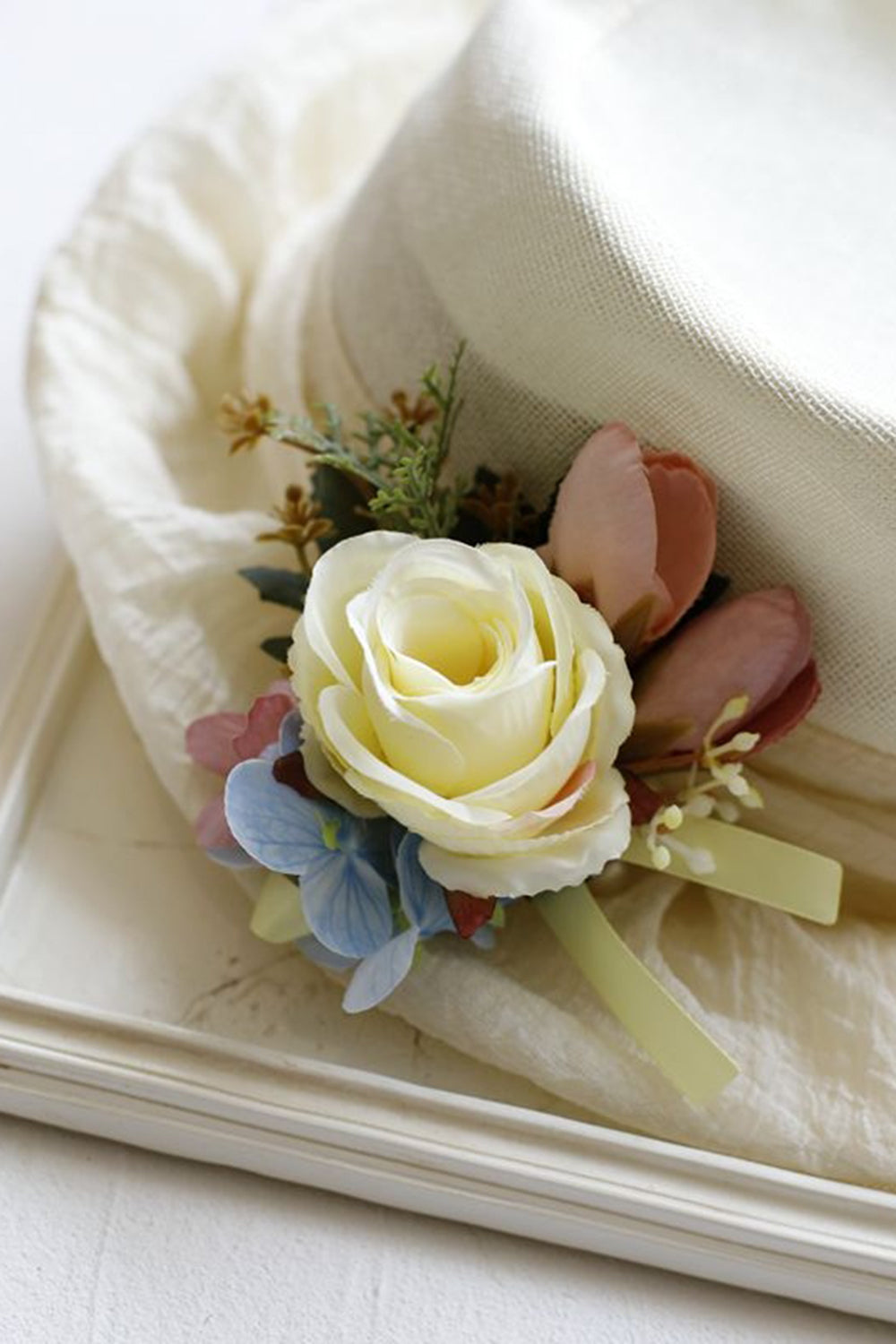 Apricot Prom Wrist Corsage und Herren Boutonniere für die Hochzeit