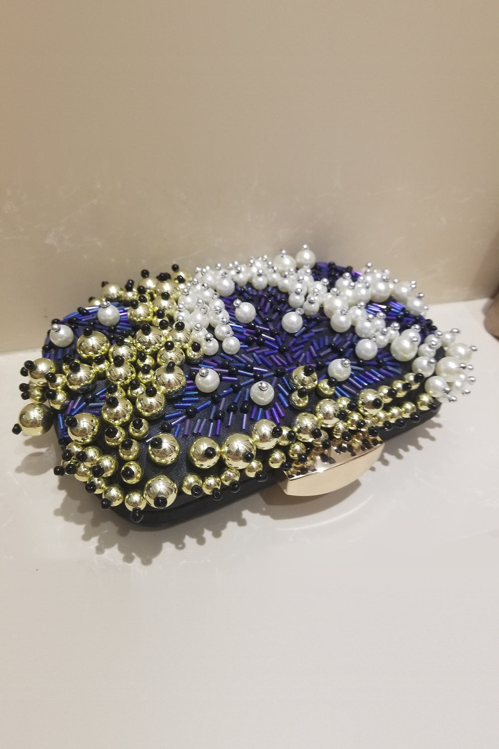 Luxus schwarze perlenbesetzte Handtasche