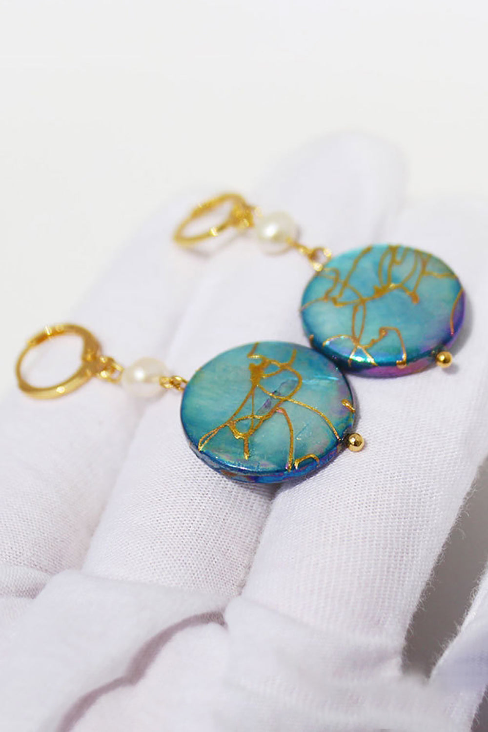 Blaue Perlenohrringe