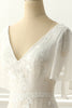 Laden Sie das Bild in den Galerie-Viewer, A-Linie V-Ausschnitt bodenlang Elfenbein Applikationen Brautkleid