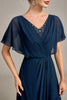 Laden Sie das Bild in den Galerie-Viewer, Marineblaues A-Linien-Kleid mit asymmetrischen Pailletten für die Mutter der Braut mit Perlen