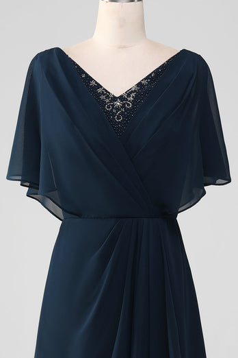 Marineblaues A-Linien-Kleid mit V-Ausschnitt und asymmetrischen Pailletten Mutter der Braut mit Perlen
