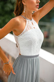 Graues langes Abendkleid mit offenem Rücken