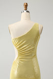 Stilvolles gelbes, figurbetontes kurzes Homecoming-Kleid mit einer Schulter und Aushöhlung