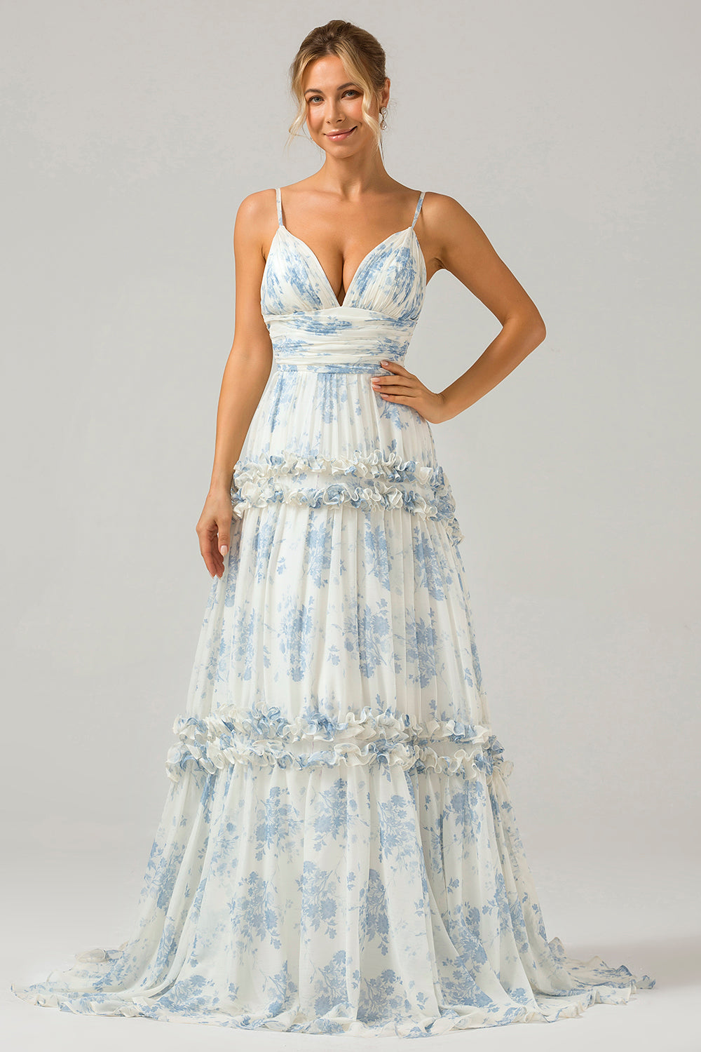 Weißes blaues Blumen-A-Line-langes Tüll-Brautjungfernkleid mit Rüschen