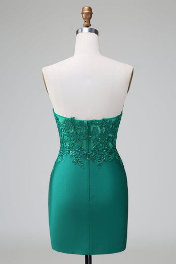 Dunkelgrünes Mini-Homecoming-Kleid aus Satin mit tiefem V-Ausschnitt und Applikation