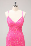 Glitzerndes Hot Pink Enge Pailletten V-Ausschnitt Homecoming-Kleid mit Fransen