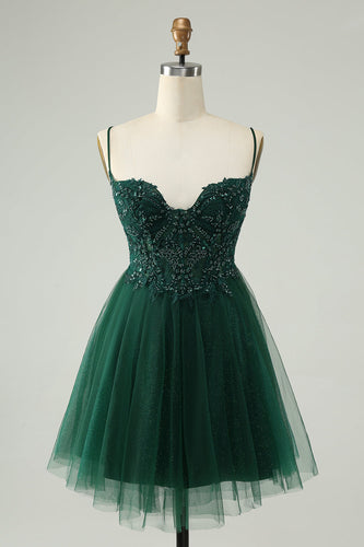 Glitzerndes dunkelgrünes A-Linien-Tüll-Homecoming-Kleid mit Perlenapplikationen