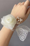 Champagner Perle Ball-Corsage am Handgelenk mit Spitzenband