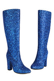 Glitzernde blaue Cowgirl-Stiefel mit hohen Absätzen