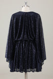 Glitzerndes marineblaues kurzes A-Linien-Festtags-Partykleid mit langen Ärmeln