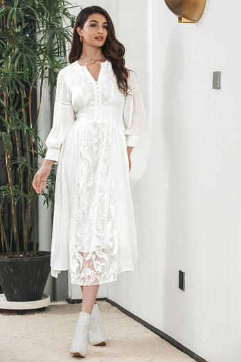 Weißes Boho-Kleid für Verlobungsfeiern mit langen Ärmeln und Spitze