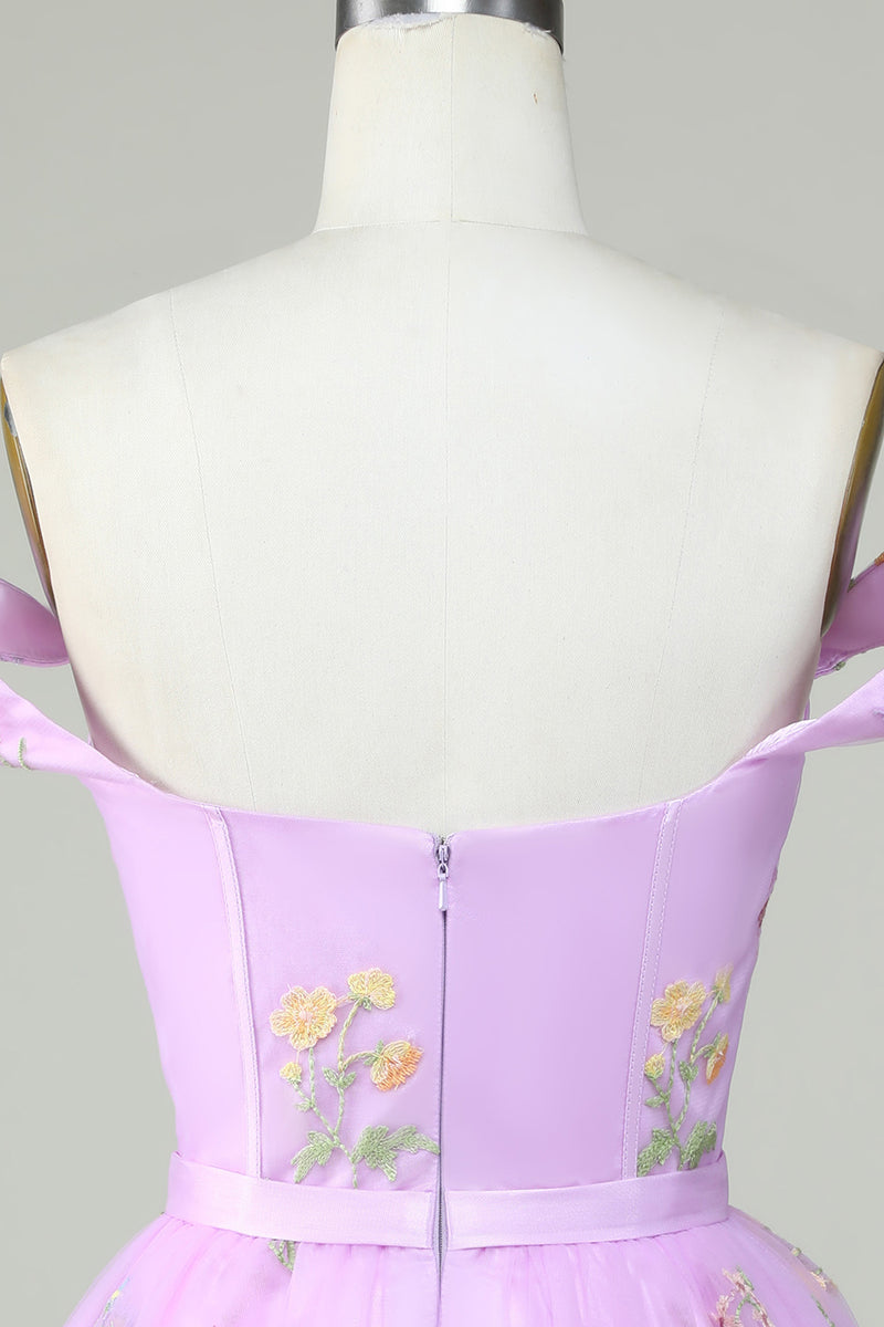 Laden Sie das Bild in den Galerie-Viewer, Schulterfreies Lavendelfarbenes Süßes Abendkleid mit Stickerei