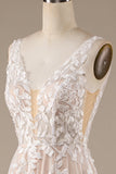 Champagner Rückenfreies V-Ausschnitt Tüll Brautkleid mit Spitze