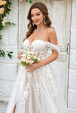 A-Linie schulterfreies Champagner Tüll Brautkleid mit Spitze