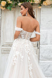A-Linie schulterfreies Champagner Tüll Brautkleid mit Spitze