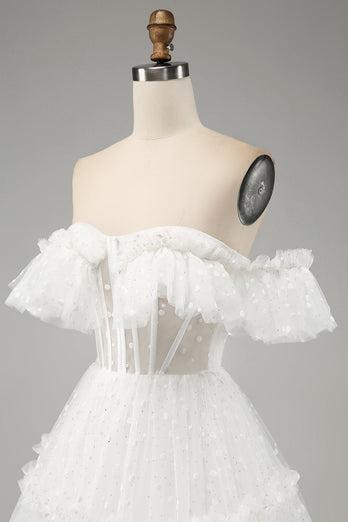 Elfenbeinfarbenes A-Linie schulterfreies Brautkleid aus Tüll