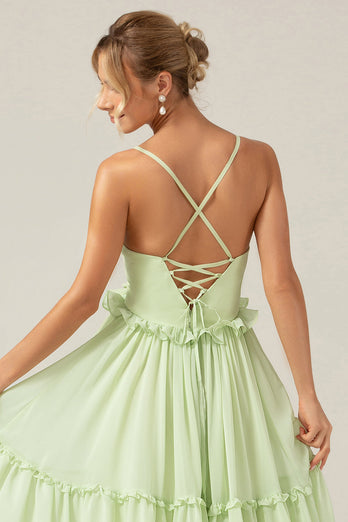 Grünes langes Umstands-Brautjungfernkleid mit A-Linien-Rüschen und geschnürtem Rücken