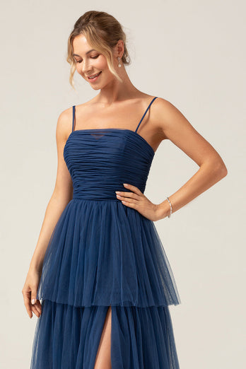 A-Line-Spaghettiträger-Kleid mit gestuftem marineblauem Tüll und Falten für den Abschlussball mit Schlitz