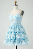 Laden Sie das Bild in den Galerie-Viewer, A-Linie Spaghettiträger gestuftes blaues kurzes geblümtes Homecoming-Kleid