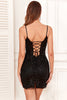 Laden Sie das Bild in den Galerie-Viewer, Mantel Spaghettiträger Schwarz Pailletten Kurze Abendkleider mit gekreuztem Rücken