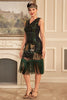 Laden Sie das Bild in den Galerie-Viewer, Schwarzes grünes Paillettenkleid mit Pailletten aus den 1920er Jahren und Fransen