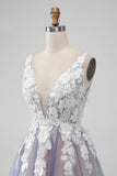 Elegantes graues rosa A-Linie V-Ausschnitt Blumen Kurzes Homecoming-Kleid mit Perle