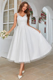 Weißes Wadenlanges Tüll Brautkleid mit Spitze