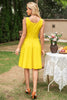 Laden Sie das Bild in den Galerie-Viewer, Gelb V Hals ärmellose 1950er Jahre Kleid
