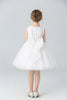 Laden Sie das Bild in den Galerie-Viewer, Ein Line Jewel Neck weißes Mädchenkleid mit Applikationen