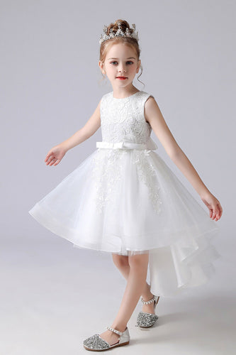 Asymmetrischer Tüll Weißer Bootshals Kleines Mädchenkleid mit Schleifen