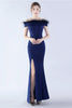 Laden Sie das Bild in den Galerie-Viewer, Marineblaues schulterfreies Meerjungfrauen-Crêpe-Kleid mit Federn