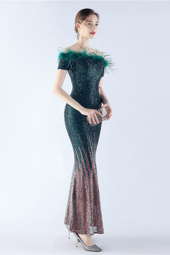 Dunkelgrünes schulterfreies Meerjungfrauen-Paillettenkleid mit Federn