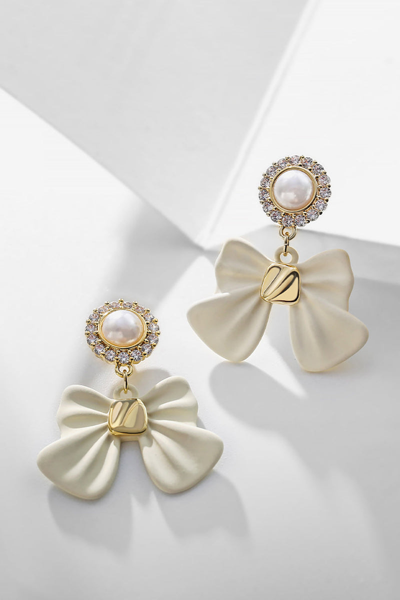Laden Sie das Bild in den Galerie-Viewer, Weiße Schleife Ohrringe mit Perlen
