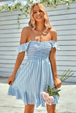 Blaues schulterfreies Mini-Sommerkleid