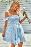 Blaues schulterfreies Mini-Sommerkleid