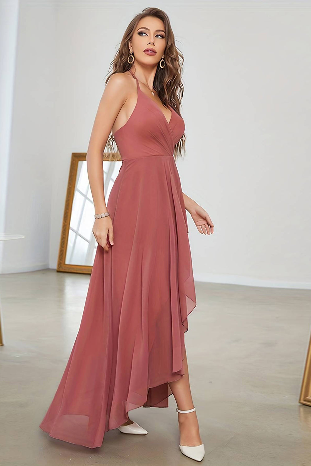 Korallenfarbenes asymmetrisches A-Linien-Neckholder-Ballkleid mit ärmellosen
