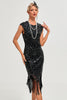 Laden Sie das Bild in den Galerie-Viewer, Glitzerndes schwarzes perlenbesetztes Gatsby Kleid mit Fransen aus den 1920er Jahren