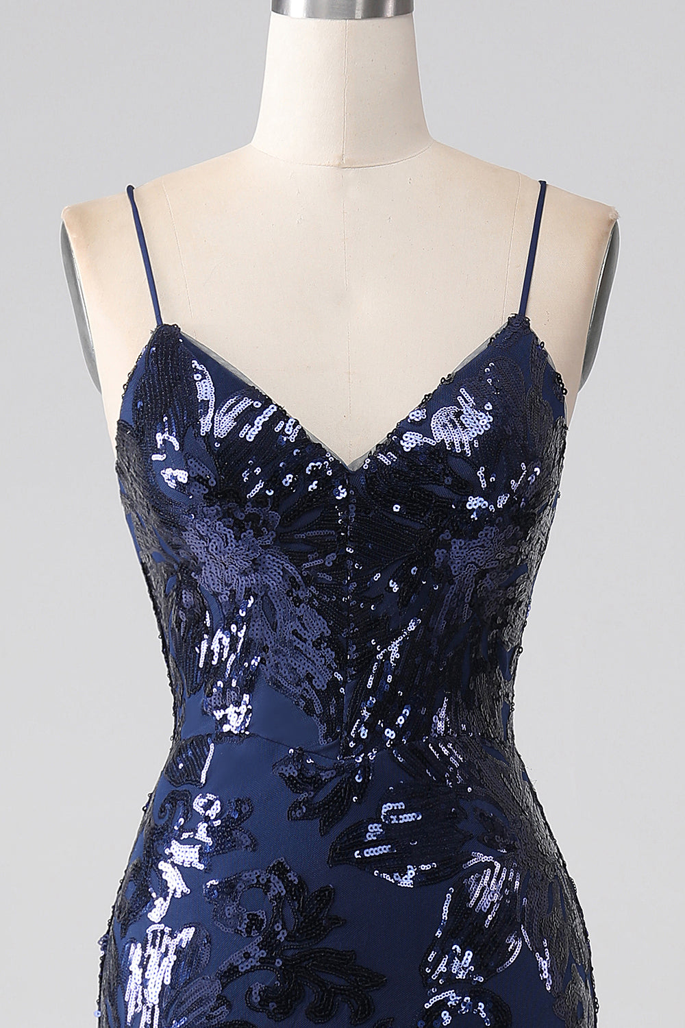 Schimmerndes Pailletten-Meerjungfrauen-Spaghettiträger-Ballkleid mit Schlitz