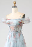 Blaues bedrucktes Cold-Shoulder-Korsett-Ballkleid in A-Linie mit langem Korsett und Schlitz