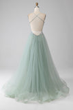 Hellgrünes Ballkleid in A-Linie mit Perlen und Schlitz