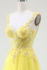 Laden Sie das Bild in den Galerie-Viewer, Perlenbesetztes gelbes Korsett-Ballkleid mit Tüll und Schlitz