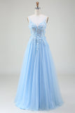 Hellblaues Ballkleid in A-Linie mit Applikationen