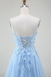 Hellblaues Ballkleid in A-Linie mit Applikationen