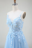Hellblaues Ballkleid in A-Linie mit Applikationen