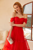 Rotes schulterfreies Ballkleid