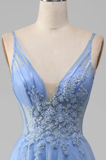 Hellblaues A-Linien-Kleid aus Tüll mit V-Ausschnitt und Applikationen