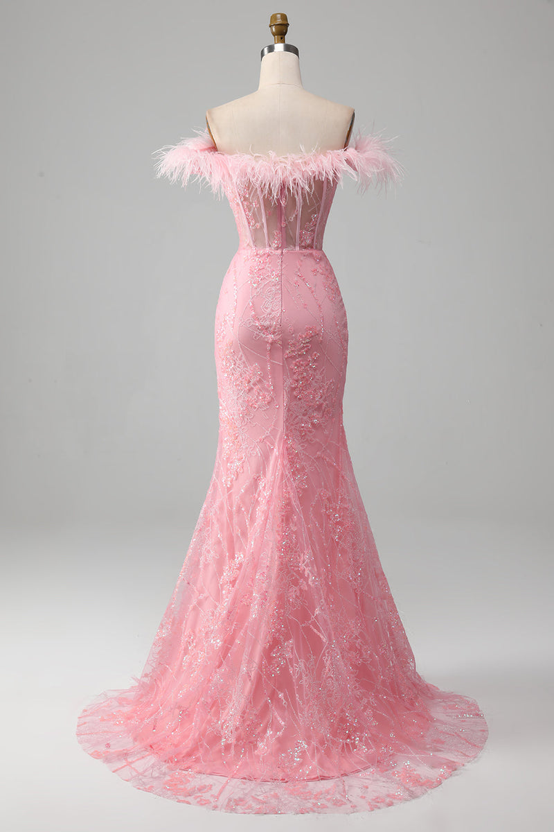Laden Sie das Bild in den Galerie-Viewer, Meerjungfrau schulterfreies glitzerndes rosa Federkorsett-Ballkleid mit Schlitz