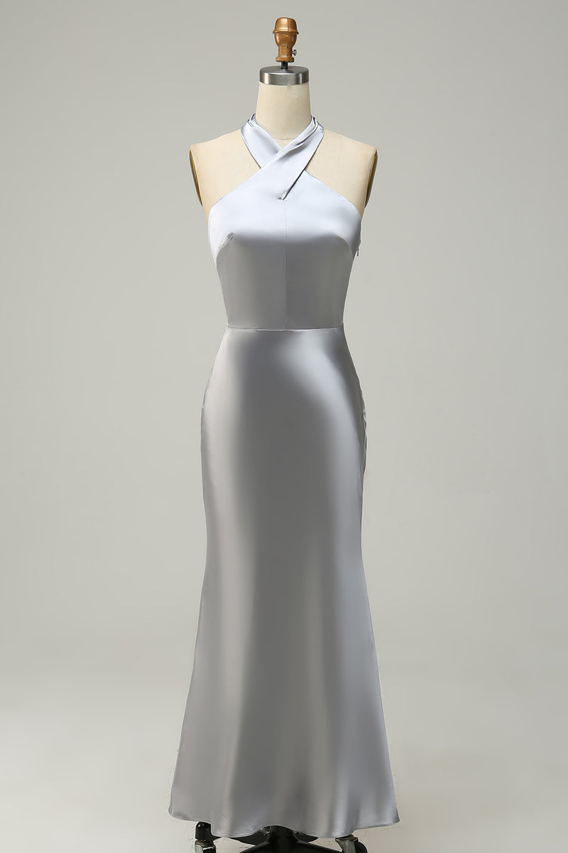Laden Sie das Bild in den Galerie-Viewer, Silbernes langes Satin Brautjungfernkleid mit Neckholder