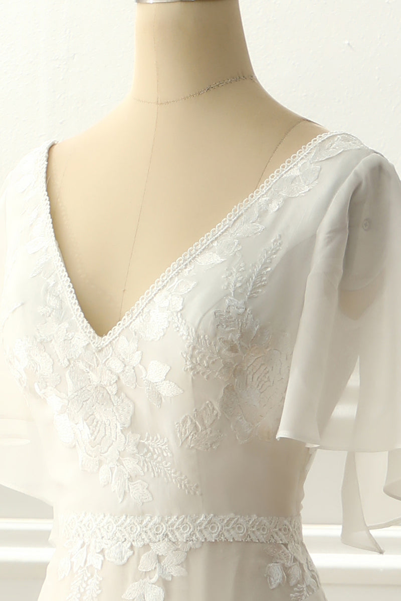 Laden Sie das Bild in den Galerie-Viewer, A-Linie V-Ausschnitt bodenlang Elfenbein Applikationen Brautkleid